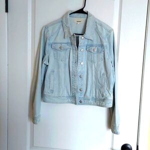 Like New✨️Light wash denim jacket